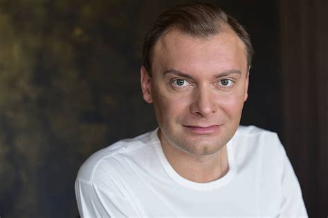 Константин Константинов. Биография