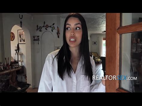 Realtor Fucks For A Piece Of Hot Neighbourhood Property XVIDEOSダウンローダー XVIDEOSの動画をブラウザ上から1