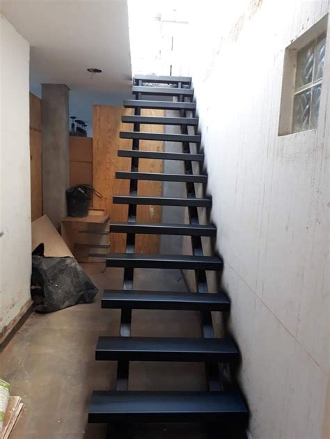 V Shape C Channel And Angle Cast Iron Stairs At Kg In Ahmedabad