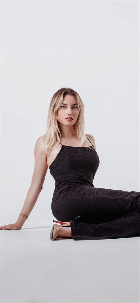 X Black Dress Blonde Girl Pose Sitting Floor Iphone Xs Iphone Iphone X Hd K