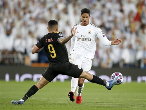 Premier League La conmoción cerebral que lastró a Varane con el Madrid