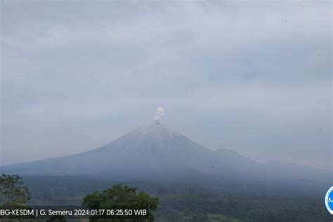 Gunung Semeru Kembali Erupsi Dengan Tinggi Letusan 600 Meter ANTARA News