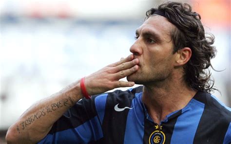 Legenda Inter Christian Vieri Kritik Aktivitas Transfer Mantan Klubnya