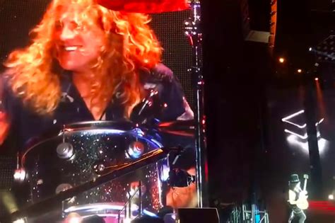 Watch Steven Adler Perform With Guns N Roses for First Time in a