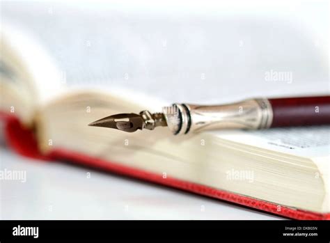 Books Horizontal Hi Res Stock Photography And Images Alamy
