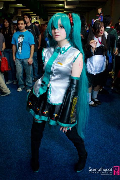 miku cosplay by sanchanclau on DeviantArt