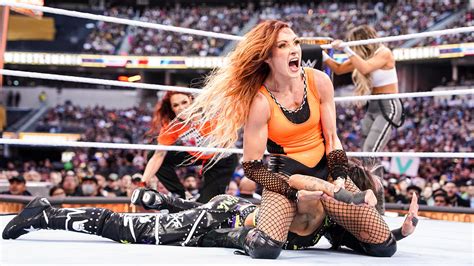 Becky Lynch The Only Talent To Reach Out To WWE Hall Of Famer After ...