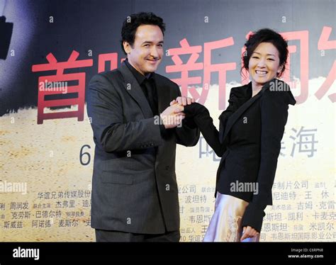 John Cusack Actriz Gong Li El Estreno De Shanghai Beijing Fotograf As E