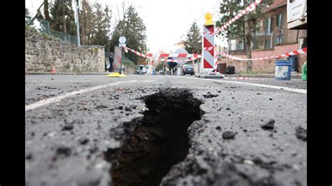 U Ivo Otvorila Se Rupa Na Cesti U Zagrebu Jurjevska Ulica Zatvorena