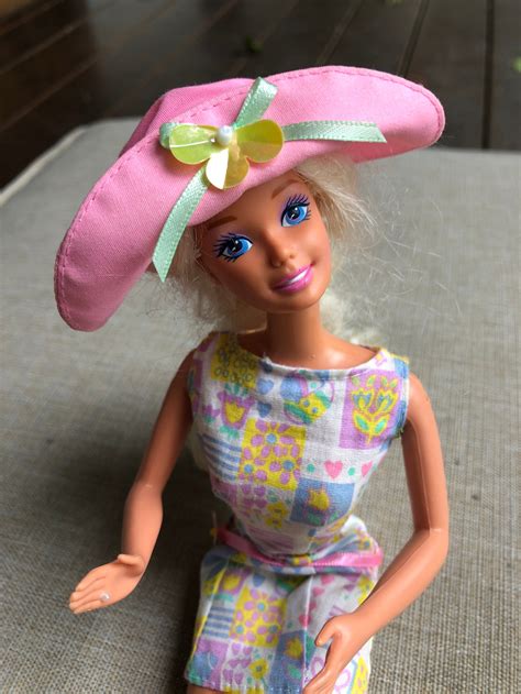 Vintage Barbie 1966 Mattel Indonésie Chapeau Rose Et Robe De Etsy