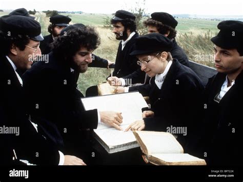 MANDY PATINKIN & BARBRA STREISAND YENTL (1983 Stock Photo, Royalty Free ...