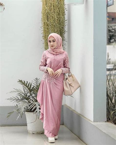 9 Kebaya Satin Hijab Tercantik Dan Terlaris Di Instagram Elegan Buat