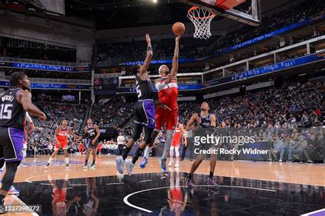 Kentavious Caldwell Pope Of The Washington Wizards Shoots A Layup