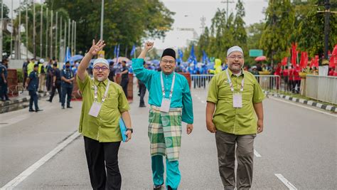 PRU15 2 000 Penyokong Iringi Amzad Ke Pusat Penamaan Calon TRDI News