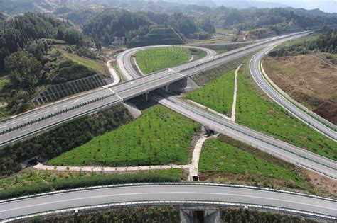 廣西在建的一條高速，雙向4車道，投資約129億，全長約96公里 壹讀