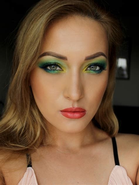 Tropical Dream Colorful Makeup Using Ud Electric Palette Special Koko