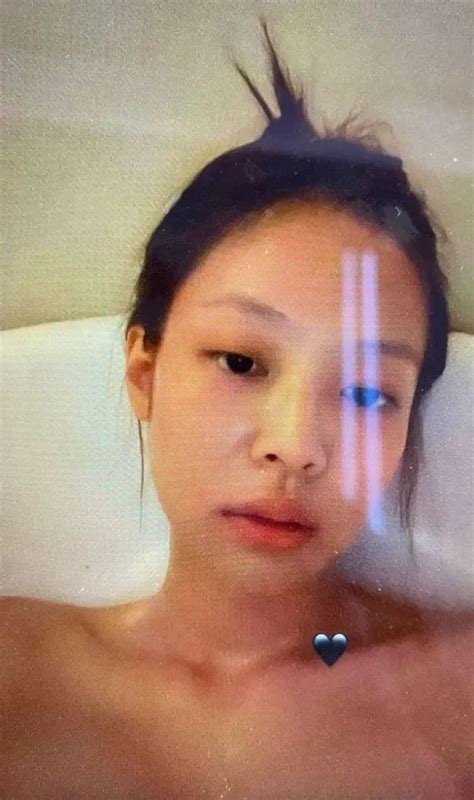 BLACKPINKs Jennie Explicit Photo In Bathtub Was Leaked Gambar