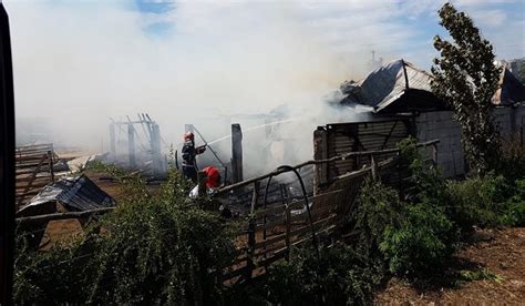 Incendiu Puternic La Dr G Ne Ti Olt Au Ars Un Saivan I Peste Dou