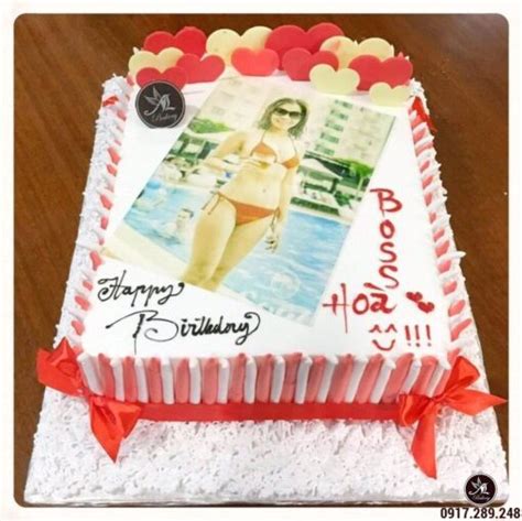 Bánh kem in hình cô gái mặc Bikini mừng sinh nhật sếp Bánh kem cao cấp