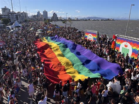 Que Dia É A Parada Gay 2025 - Calendário 2025 de Paradas LGBT+ em Santa Catarina: veja quando ...