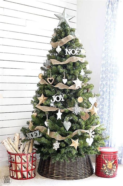 25 Cozy Rustic Christmas Décor Ideas Shelterness