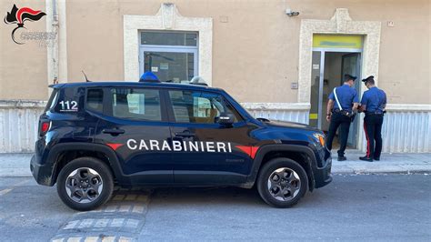 San Ferdinando Di Puglia Enne Armata Di Taglierino Tenta Una Rapina