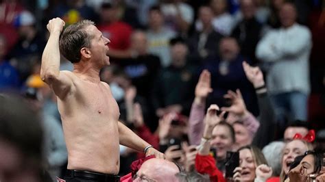 Arkansas Eric Musselman Goes Shirtless To Celebrate Upset Win Over