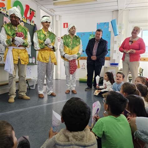 Los Pajes De Los Reyes Magos Visitan Los Centros Escolares De Antigua