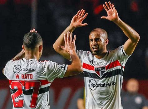 Decisivo Lucas Vai às Lágrimas Após Classificação Do São Paulo Na Copa