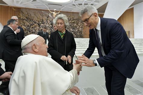 Papa Francesco incontra i medici e i piccoli pazienti del Bambino Gesù