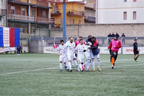 Calcio Eccellenza Il Modica Fa Il Suo Dovere Con La Nebros Radio