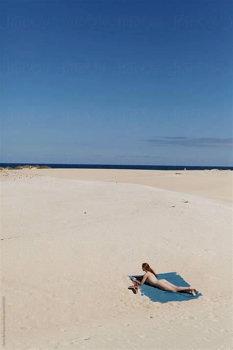 Hot Nude Beach Girls Voyeur Spy Hd Video Sexiezpicz Web Porn Xxx Porn