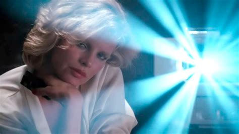 Kim Basinger la millonaria sex symbol de los que compró un pueblo malgastó su dinero y hoy