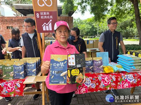 愛心接力挺花蓮 中市客委會攜手花蓮富里辦農特產品展售會