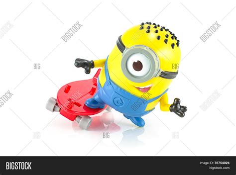 Carl Rocket Minion Toy Character From Despicable Me Animation Movie