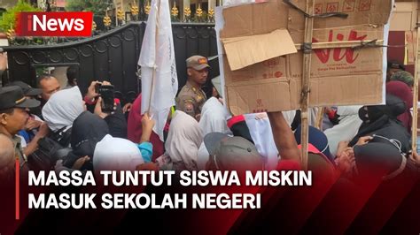 Ratusan Ibu Ibu Demo Kecurangan Ppdb Di Depan Sman Depok Inews