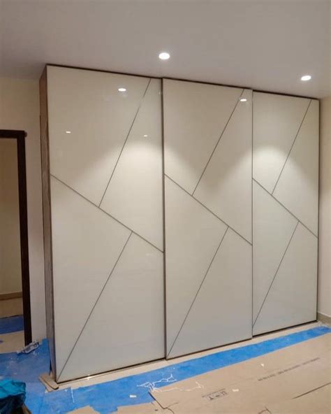 Stylish Sliding Wardrobe With Glass Profile