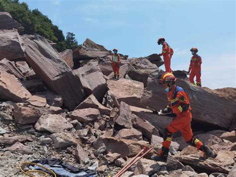 湖北五峰山體滑坡救援現場又發現2名失聯人員，均已遇難 新浪香港