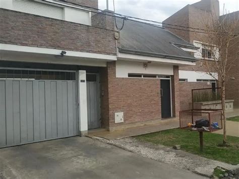 Venta Casa A Os Dormitorios M Cochera E Y Los