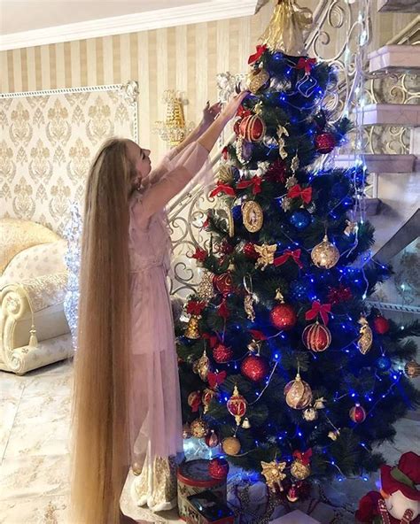 Pin By Renee On Rapunzel Hair In 2020 Long Hair Styles Rapunzel