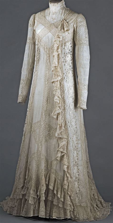 Jacques Doucet Robe Vers 1898 Réjane Comédienne Française 1856