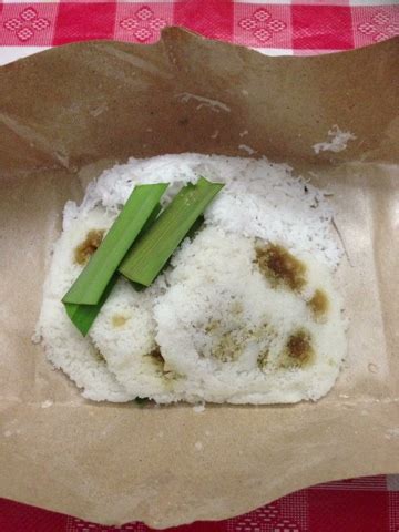 Navigating Singapore: Eats - Putu Piring