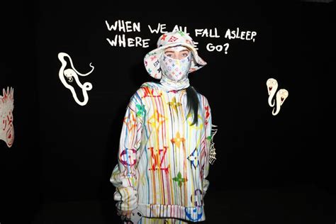 Billie Eilish S First Bikini Pic Gets Huge Backlash