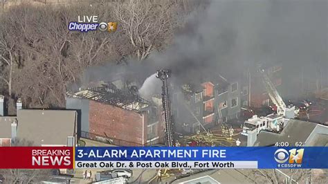 Firefighters Battle Wind Driven 3 Alarm Apartment Fire East Fort Worth Youtube