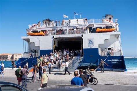 Greek Island Hopping - best ferry tips - Cyclades Island Holiday