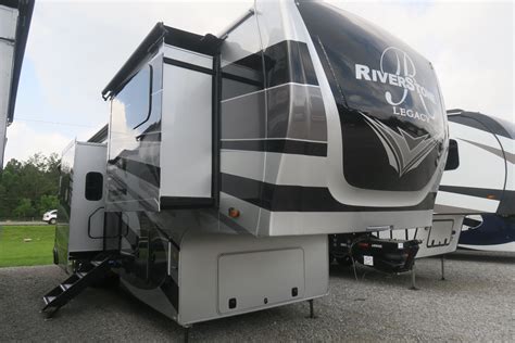 NEW 2023 RIVERSTONE LEGACY 42FSKG Overview Berryland Campers