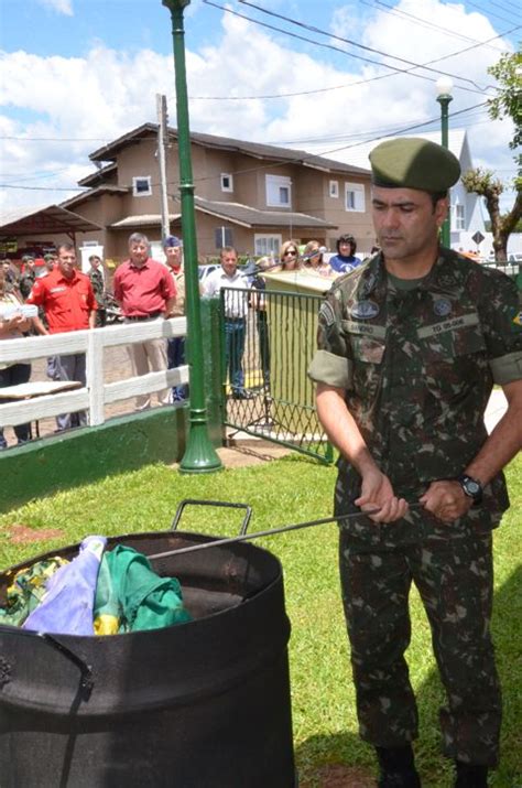 Homenagem Tiro De Guerra Comemora O Dia Da Bandeira Portal Ca Ador