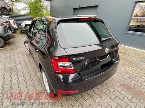 Skoda Fabia III 1 0 TSI 12V Schrottauto 2019 Metallic Schwarz