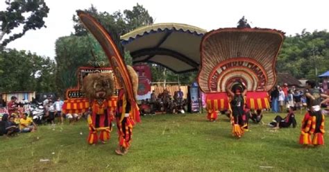 Relawan Jatim Beragam Gelar Pagelaran Reog Dan Sosialisasikan Program