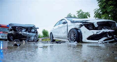 Starkregen auf der A4 Zwei Schwerverletzte bei Unfall nahe Rüdersdorf